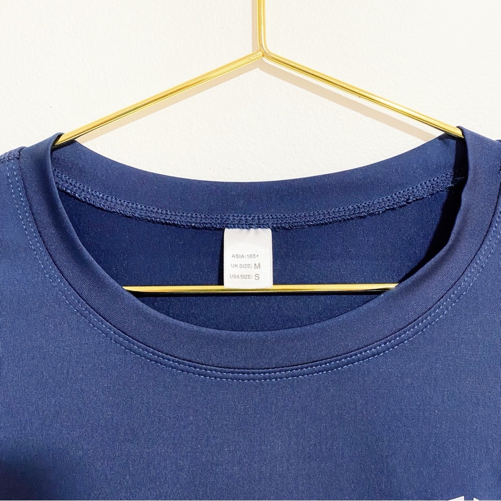 Neleus Crop Top - Picture 3 of 4